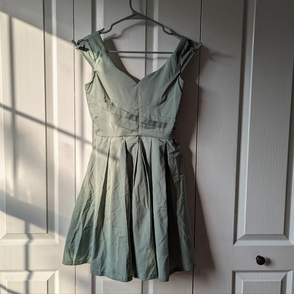 Mod cloth sage green sweetheart neckline dress XS